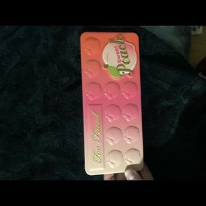 Too faced peach eyeshadow